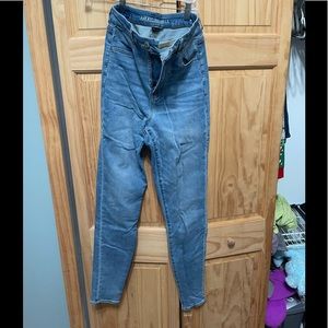 Curvy super high rise keg hinge light wash